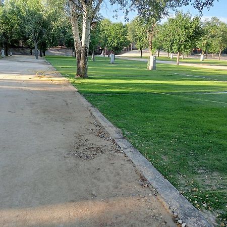 Complejo La Cigueena Arganda Del Rey Bagian luar foto